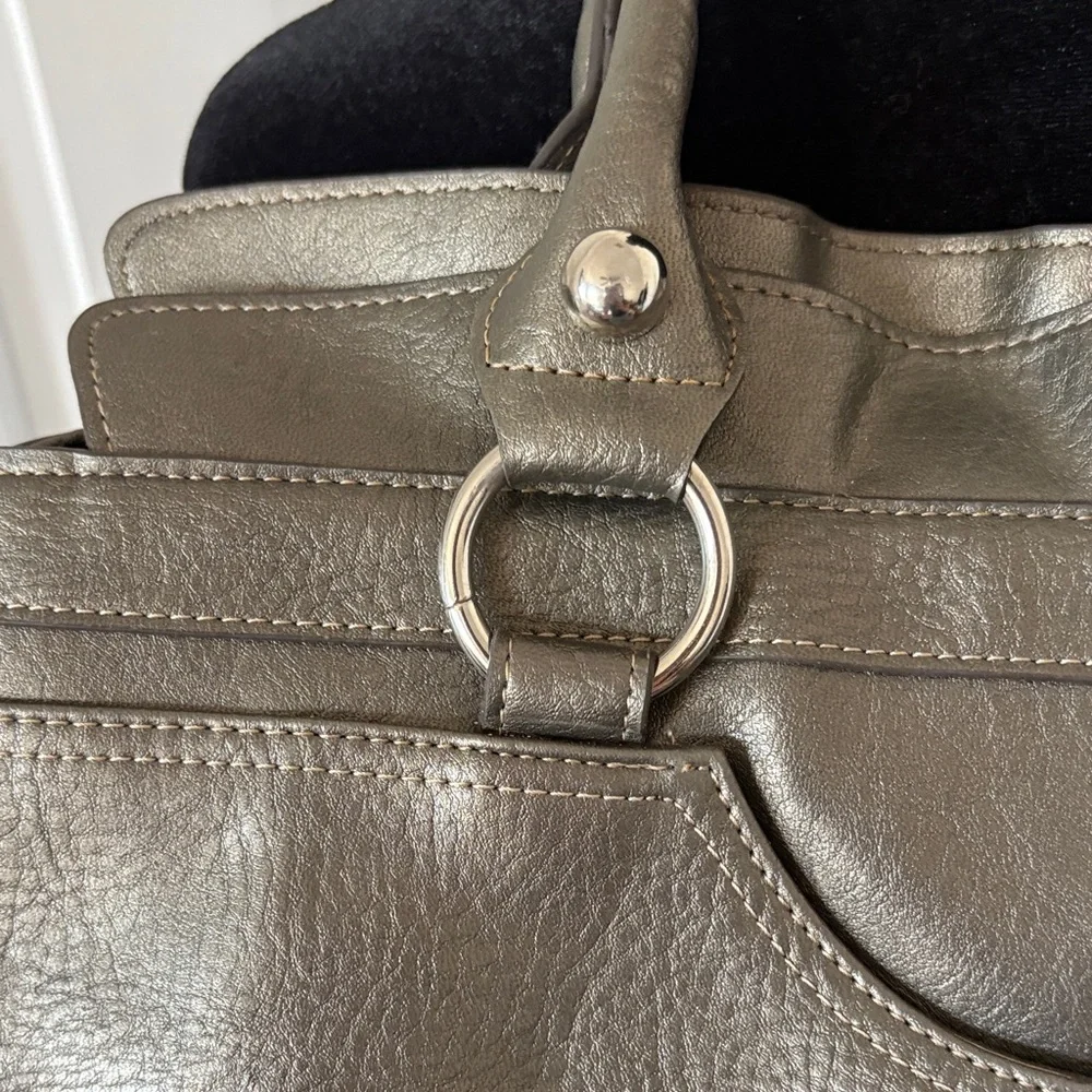 Mondani Metallic Gray Y2k Shoulder Bag